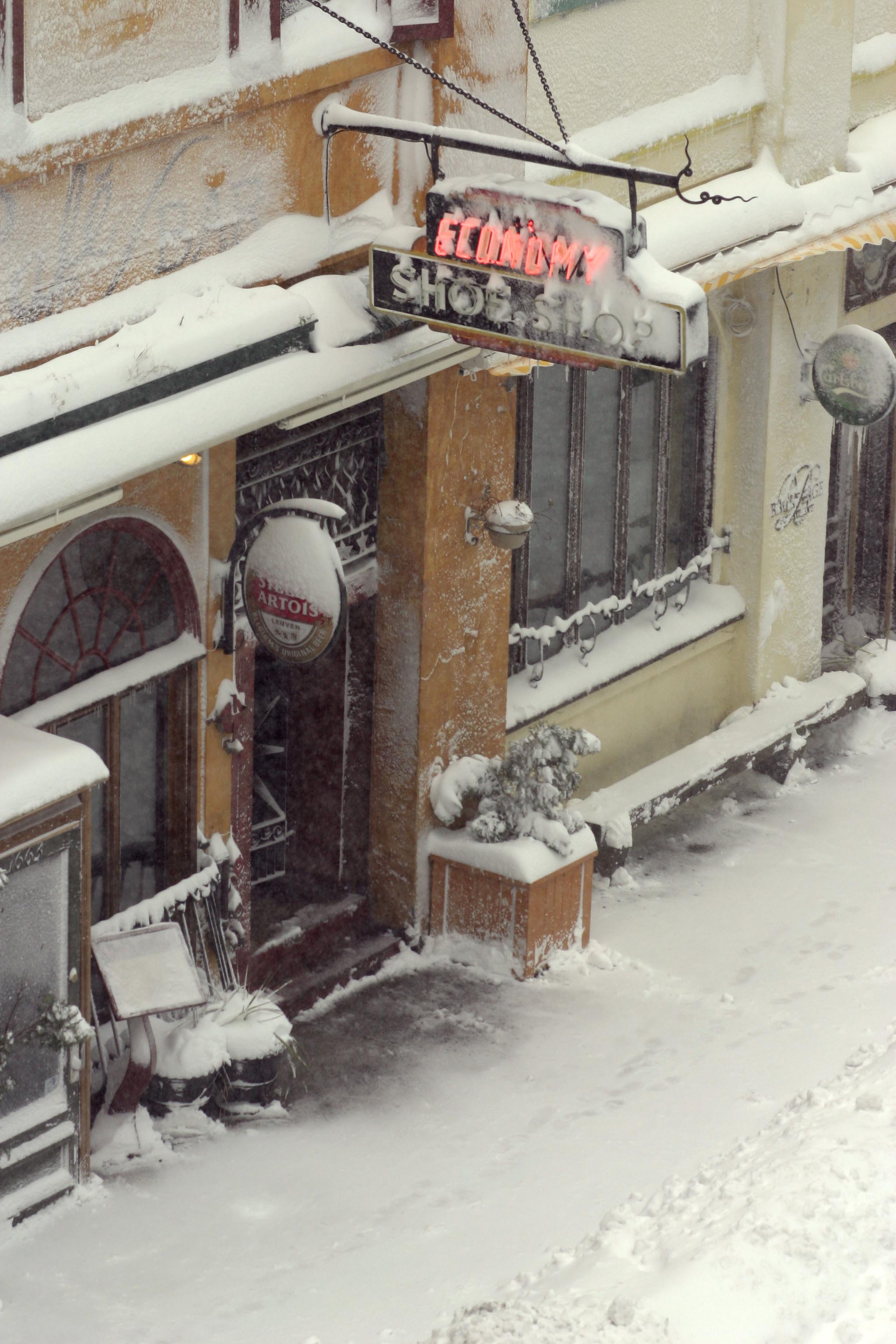 MH_ShoeshopSnow.jpg