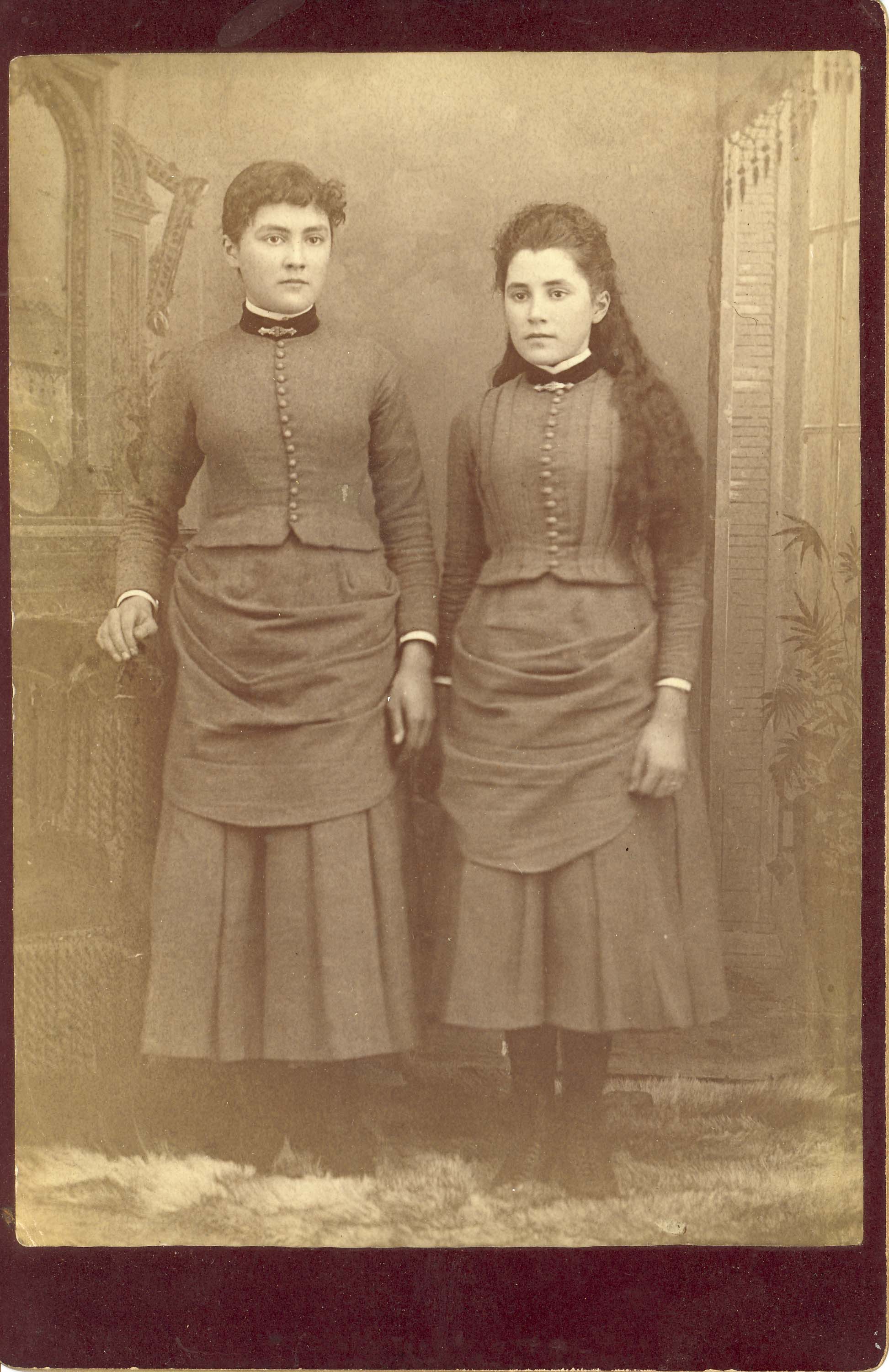 Photo-16-Two-young-ladies-identical-dress