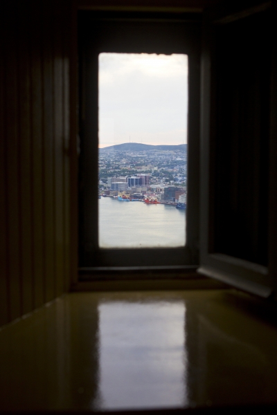 MH_SignalHillPorthole_7656